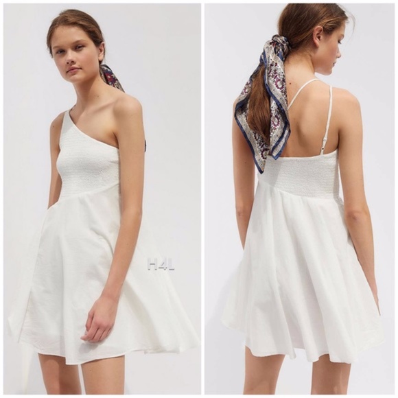 Urban Outfitters Dresses & Skirts - Urban Outfitters Asymmetrical dahlia dress
